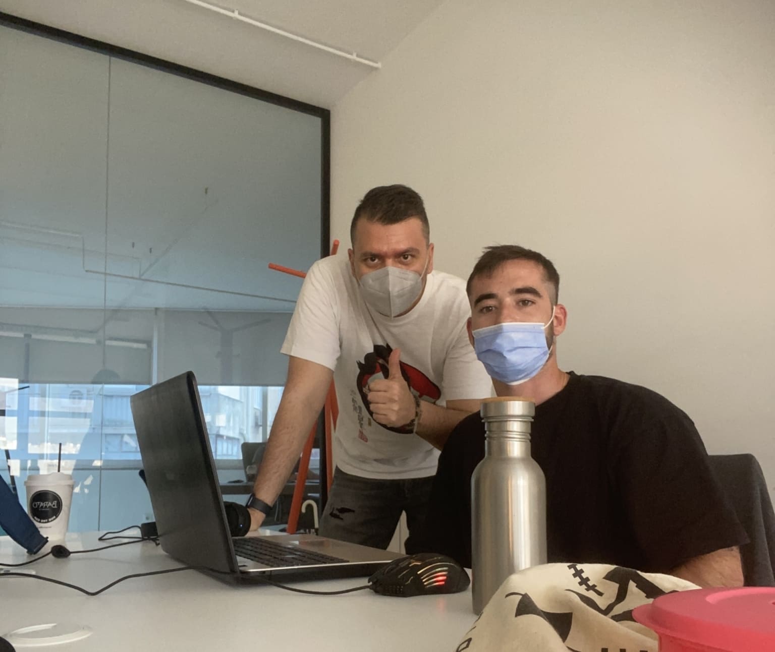 «Erasmus for Young Entrepreneurs me ha ofrecido una experiencia única que me ha enseñado muchas cosas sobre el trabajo, el espíritu empresarial y el compañerismo.»