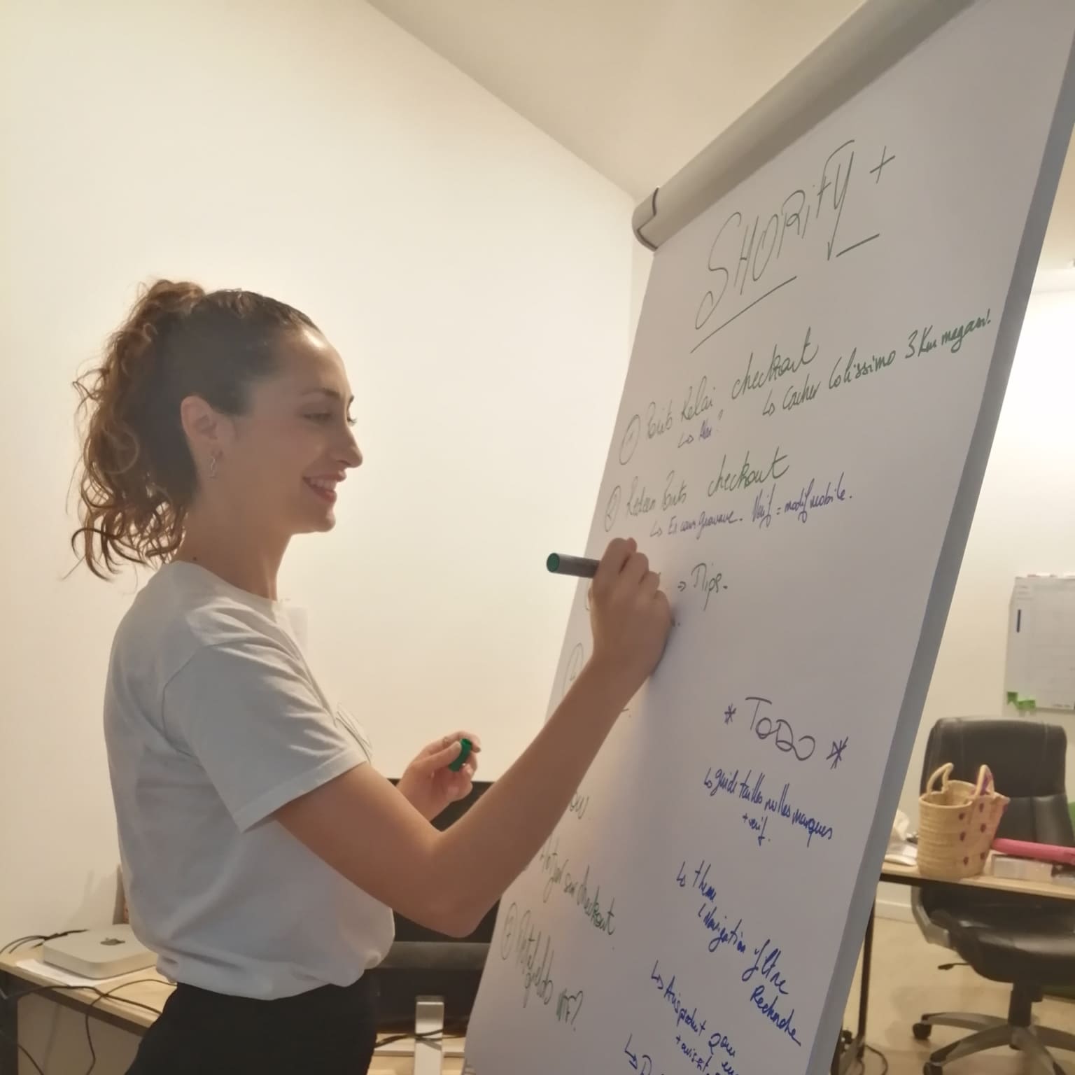 «Erasmus Jóvenes Emprendedores me ha enseñado cómo gestionar con éxito negocios locales y sus procesos de organización.»